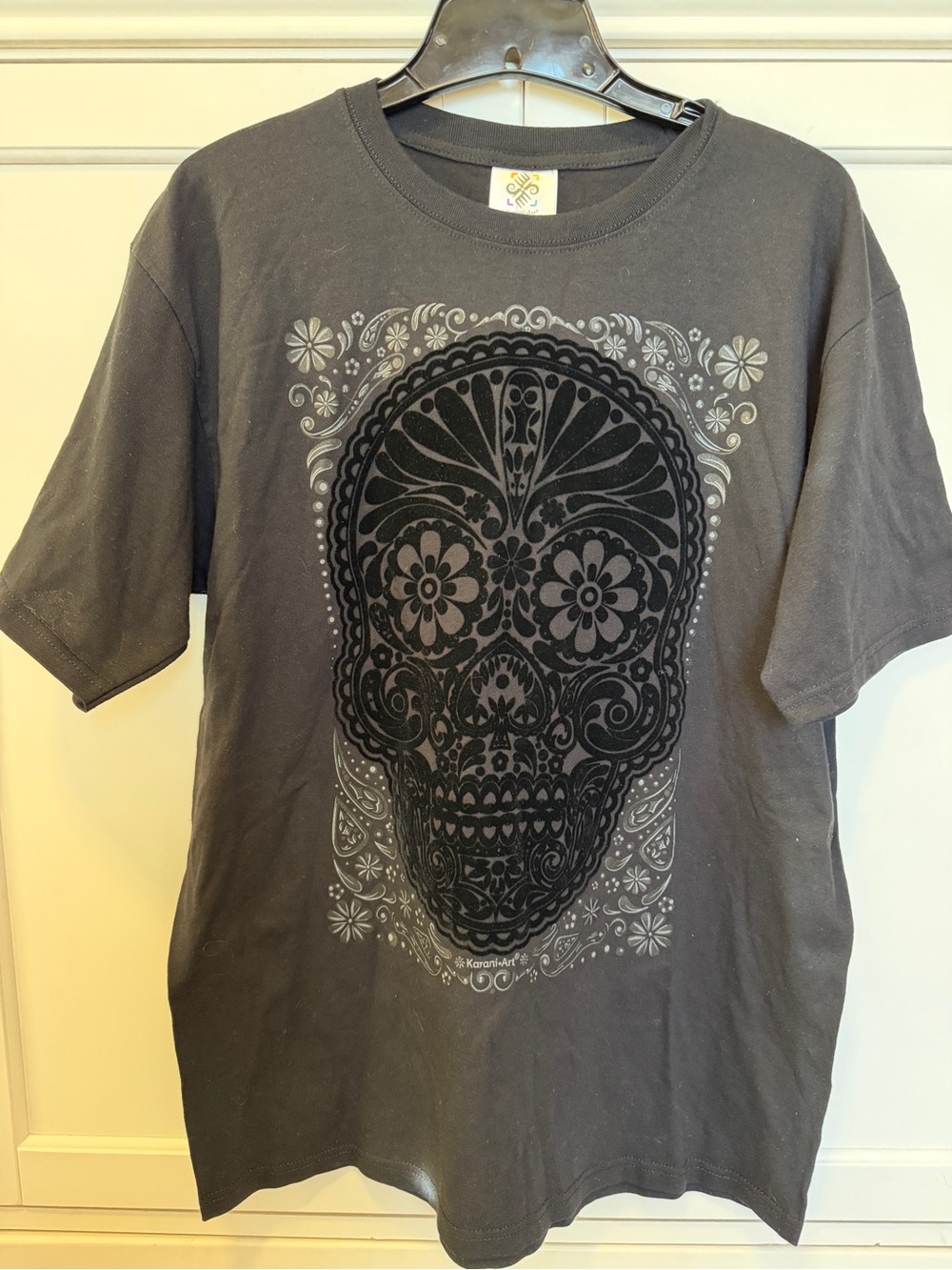 Obsidian Skull" (Calavera de Obsidiana) black graphic t-shirt- NWT Large